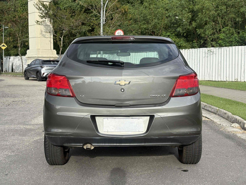 Chevrolet Onix 1.4 MPFI LT 8V FLEX 4P MANUAL