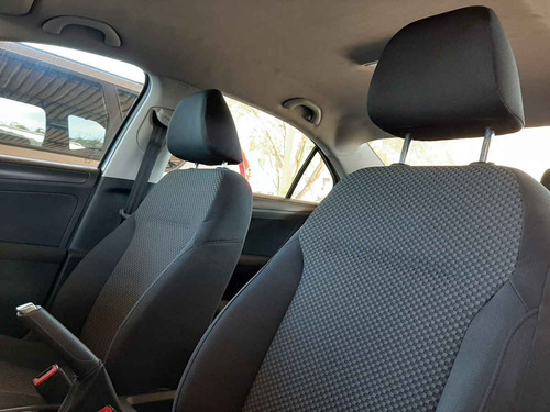 Volkswagen Jetta 2012 4p Style L5/2.5 Aut