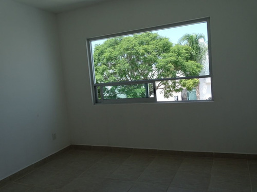 Hermosa Residencia En La Cima De Autor, 3 Habitaciones, Estudio O 4ta Recamara.