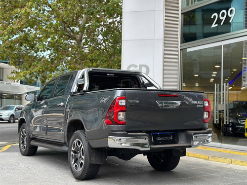 Imagen 5 de 25 de Toyota Hilux 2.8 Cd Srx 177cv 4x4 At 2021 500km