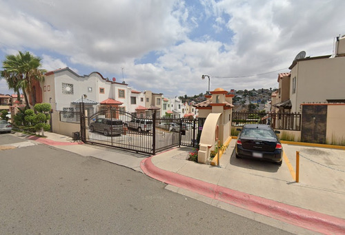 Casa En Priv De Los Crisantemos Jardines De Agua Caliente Tijuana