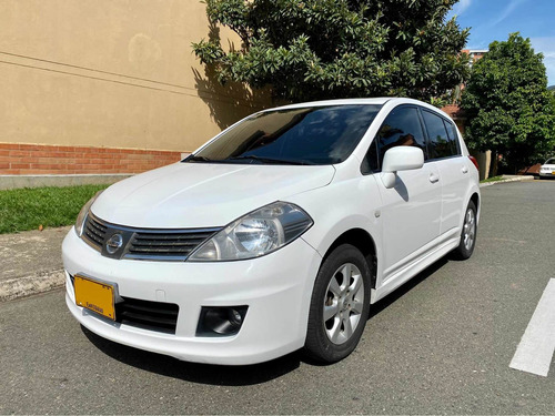 Nissan Tiida 2010 1.8 Premium 5 P