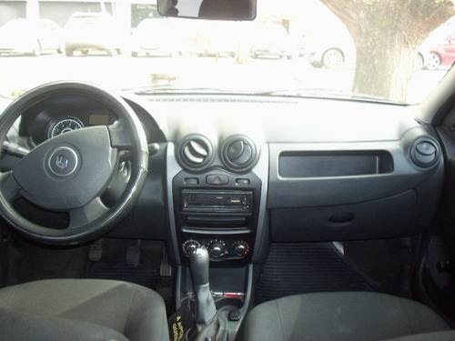 Imagem 6 de 10 de Renault Logan