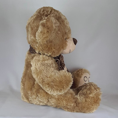 Imagem 2 de 3 de Urso De Pelúcia 60cm Bege Cachecol Coração