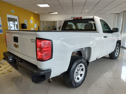 Imagen 8 de 12 de Chevrolet Silverado 2018 4.3 V6 1500 Ls Cabina Regular At