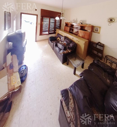 Venta De Casa 3 Ambientes Con Jardín En Wilde (26228)