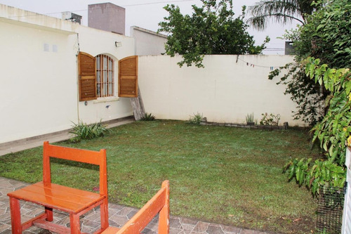 Se Vende Casa 2 Dormi-cochera-patio B°los Boulevares