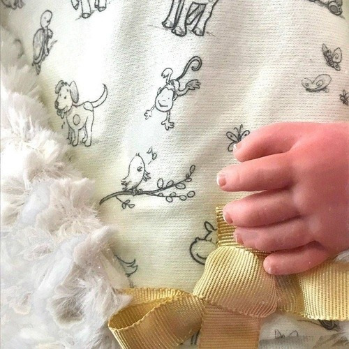 Imagem 5 de 6 de Boneca Bebê Reborn Olhos Abertos Roupa Bege Baby Brink 1265