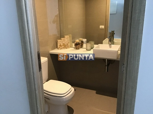 Imagen 6 de 28 de Torre De Categoría Con Piscina En Piso 16