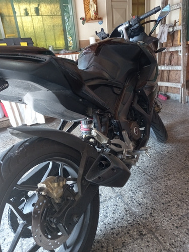 Bajaj Rs 200