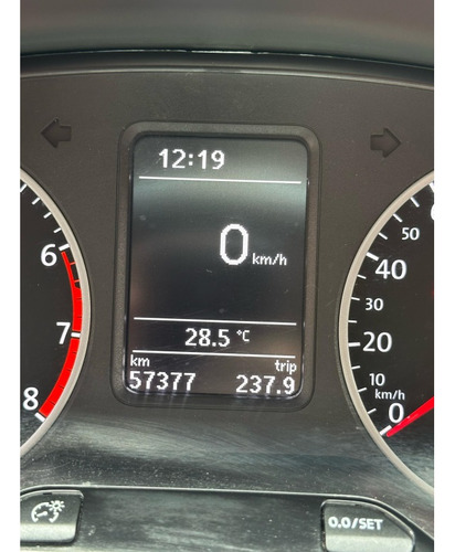 Volkswagen Fox 1.6 MSI TOTAL FLEX CONNECT 4P MANUAL