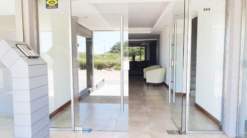 Moderno Departamento Frente Al Mar Con Piscina Y Cochera