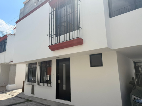 Casa Frente A La Uvp En El Cerrito A 3 Min De Plaza Crystal