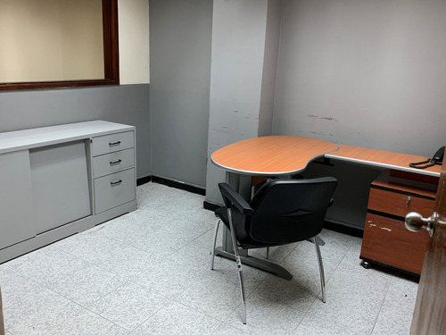Imagen 6 de 8 de Se Vende Oficina 170m2 Guaicaipuro 9325