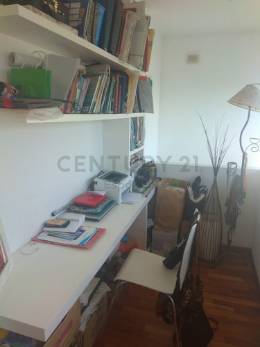 Imagen 12 de 22 de 4 Y 494, Casa En Venta, Excelente Estado En Zona En Desarrollo.