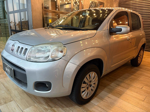 Fiat Uno Uno Vivace 1.0 8V (Flex) 4p