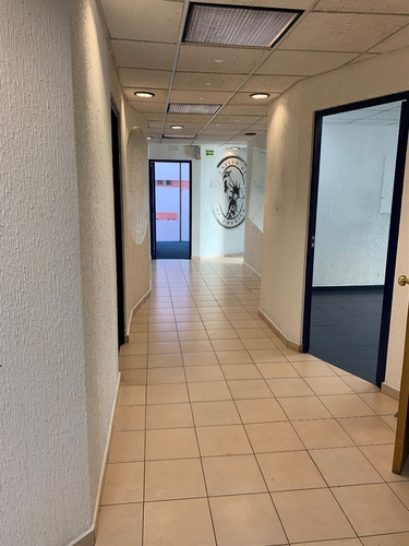 Imagen 8 de 18 de Extraordinaria Oficina En Santa Fe, Excelente Ubicación