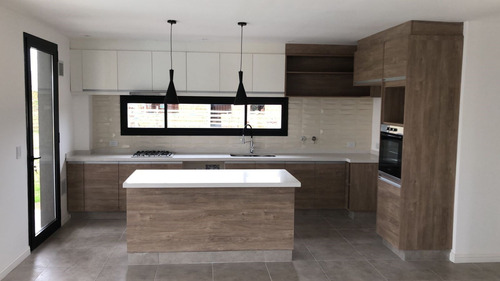 Imagen 13 de 30 de Casa En Venta En Puertos Del Lago, Escobar, G.b.a. Zona Norte