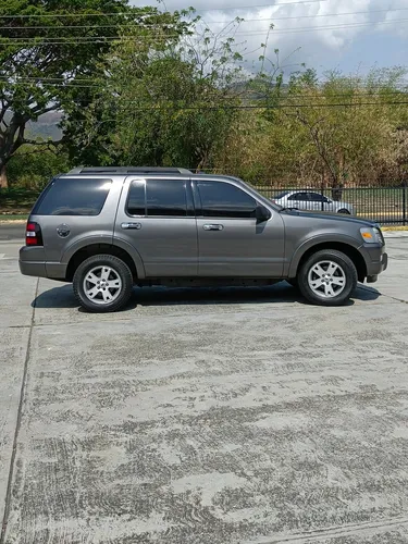 Ford Explorer Xlt 2010
