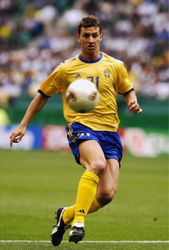 Camisa Suécia 02/03 adidas