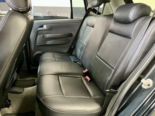 Volkswagen Spacefox 1.6 MI ROUTE 8V FLEX 4P MANUAL
