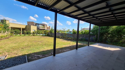 Imagen 23 de 24 de Venta De Casa Estilo Moderno En San Eduardo