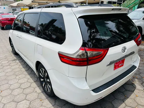 Toyota Sienna 3.5 Limited V6 At