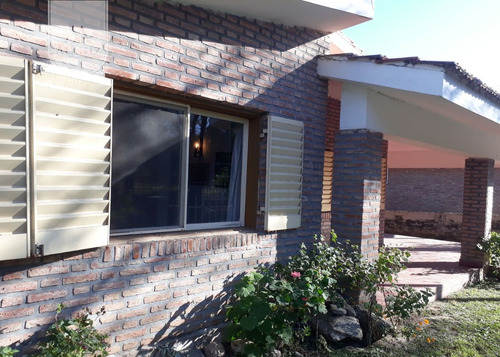 Venta De Casa En Merlo, Excelente Ubicación