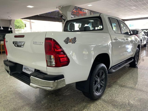 Imagem 3 de 15 de Toyota Hilux 2.8 D-4d Tb Diesel Cd Sr 4x4 Auto 2020/2021 0km