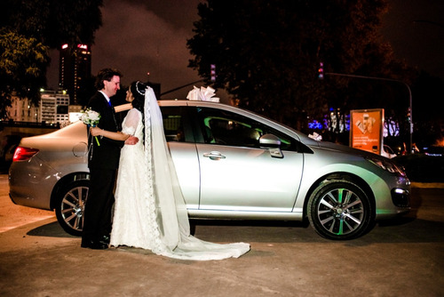 Imagen 2 de 10 de Alquiler De Auto Para Casamientos - 15 Años - Peugeot 408