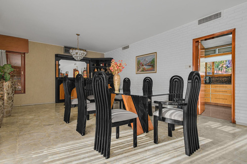 La Mejor Casa Del Prado!!! 3 Dormitorios + Servicio, Cocheras, Fondo, Piscina