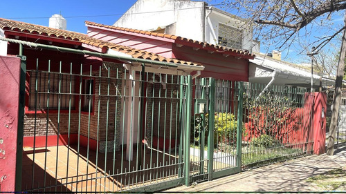 Imagen 3 de 30 de Casa De 4 Dormitorios En Venta Con Quincho Y Piscina Fisherton Cerca De Calle Córdoba