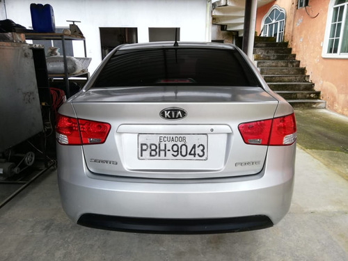 Imagen 5 de 5 de Kia 2010 Cerato Forte