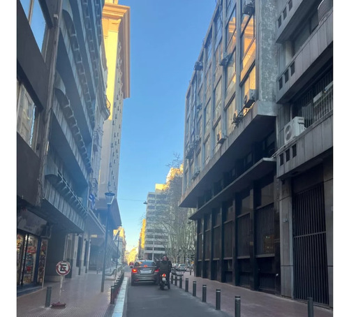 Vendo Cochera En Ciudad Vieja , Ecxelente Lugar.