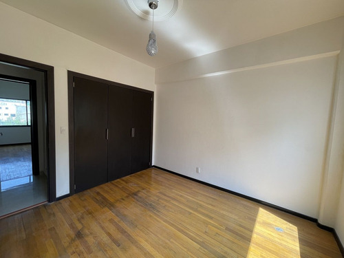 Departamento En Venta Totalmente Remodelado Con Excelentes Espacios