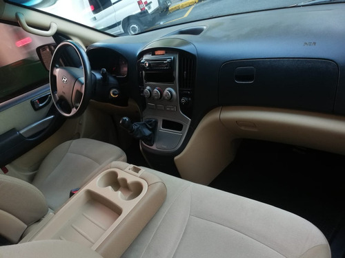 Imagen 6 de 8 de Hyundai H1 2.5 Premium 1 170cv Mt