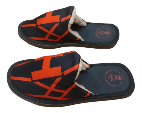 Imagen 5 de 6 de Pantuflas Sublimadas De Huracán Negras