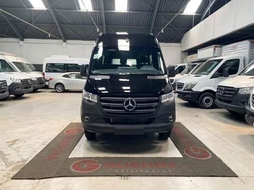 Sprinter 517 Furgão Vitrê Big 15,5m³ Hi-tech 2025