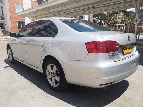 Volkswagen Nuevo Jetta Nf Aut Full Equipo