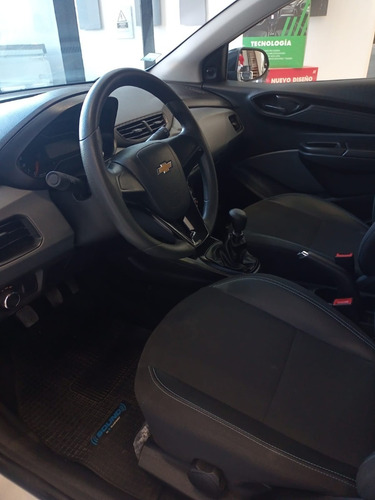 Imagen 10 de 12 de Chevrolet Onix Joy Black 2021 Taraborelli Usados