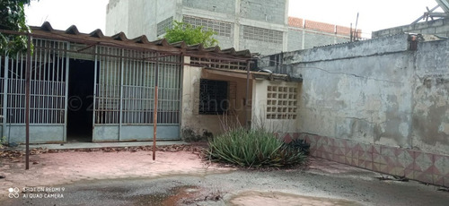 Imagen 8 de 30 de Casa En Venta En El Centro De Barquisimeto Lara 0.4.2.4.5.9.3.7.5.4.2 Rent-a-house Centro Occidente Mls Código Rent-a-house: 22-8451