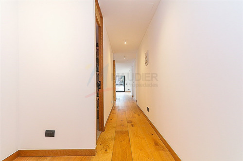 Departamento En Arriendo De 2 Dorm. En Las Condes