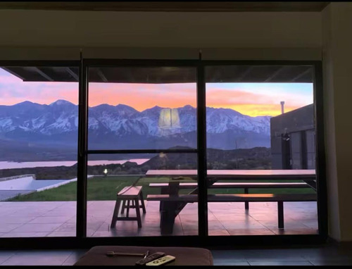 Venta Casa B Privado Frente Al Dique Potrerillos.