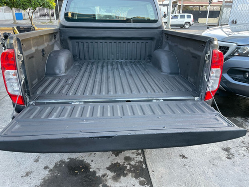 Nissan NP300 Frontier 2.5 Le Aa Mt
