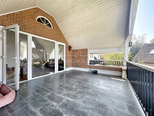 Casa En Arriendo De 6 Dorm. En Lo Barnechea