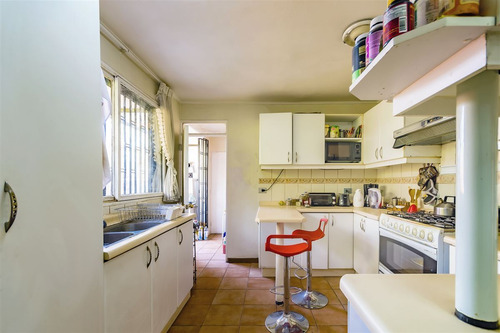 Casa Esquina, Gran Terreno, Excelente Ubicación E Inversión.