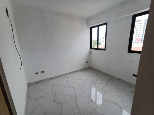 Venta De Apartamento En Reparto Los Tres Ojos