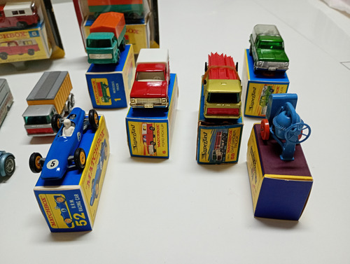 Matchbox Lesney Coleção Com 13 Carros (Usado)