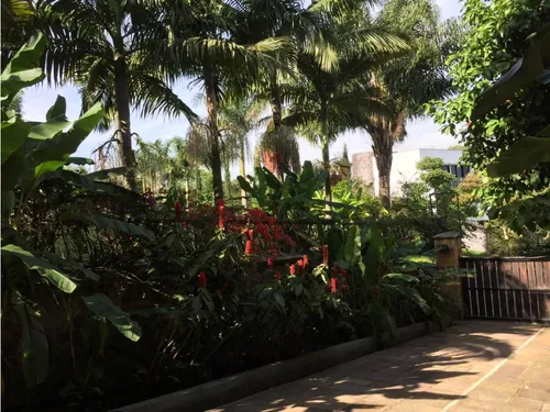 Medellin Venta De Espectacular Casa Con Diseño Y Ubicación Inmejorable