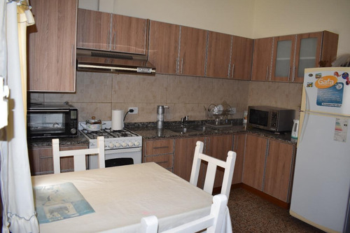 Imagen 6 de 29 de Casa En Venta - 2 Dormitorios 1 Baño - 209mts2 - Villa Santos Tesei